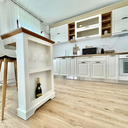 Residence Odaile #3 Otopeni Ngoại thất bức ảnh